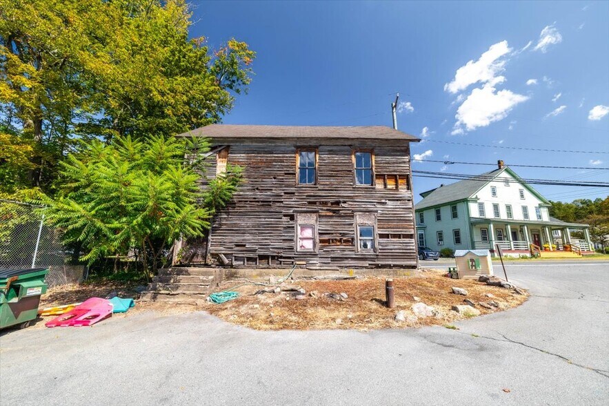 More Photos Of 2241 Ridge Rd, Bangor Flex For Sale