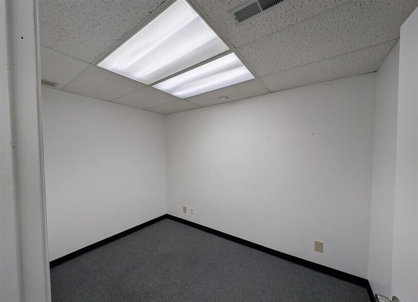 More Photos Of 7501 N University St, Peoria General Retail For Lease