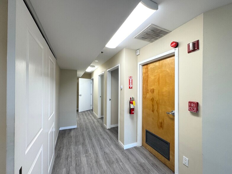 More Photos Of 815-821 Webster St, Oakland Storefront Retail Office For Lease