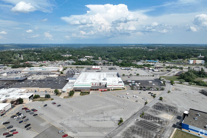 More Photos Of 100 Beaver Valley Mall Blvd, Monaca Department Store For Lease