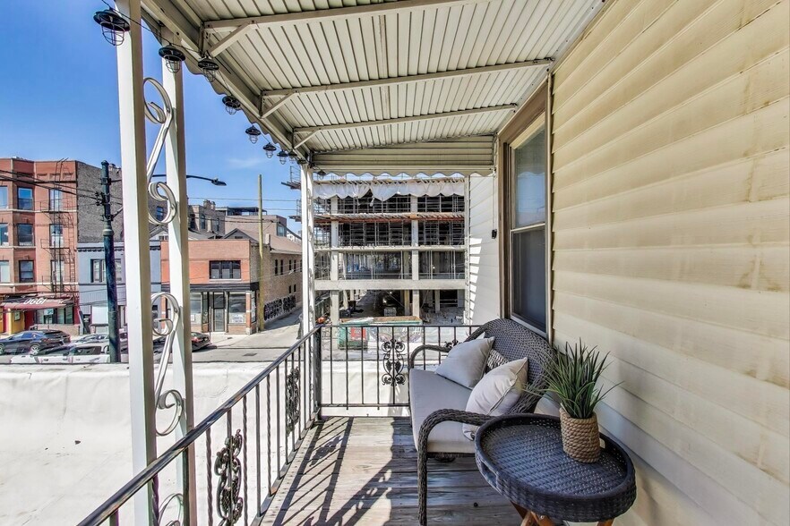 More Photos Of 1103 W Grand Ave, Chicago Apartments For Sale