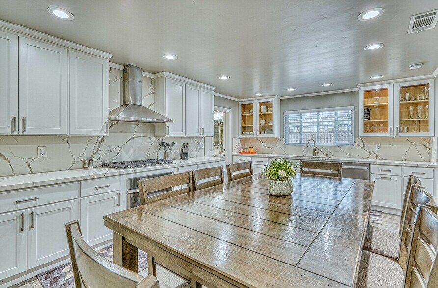 More Photos Of 7550 Sandholdt Rd, Moss Landing Warehouse For Sale
