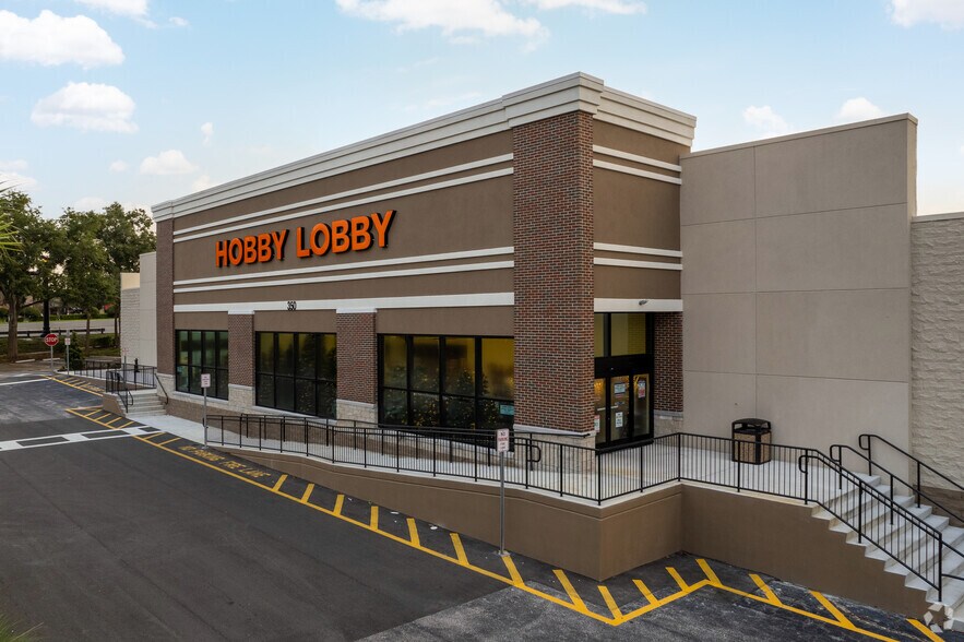 More Photos Of 350 Altamonte Dr, Altamonte Springs Department Store For Lease