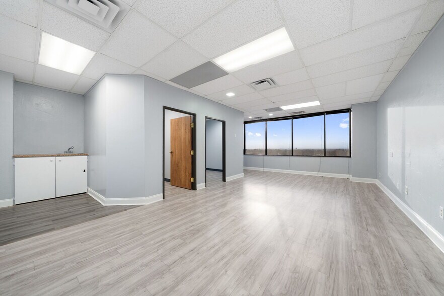 More Photos Of 1925 E Belt Line Rd, Carrollton Office For Lease
