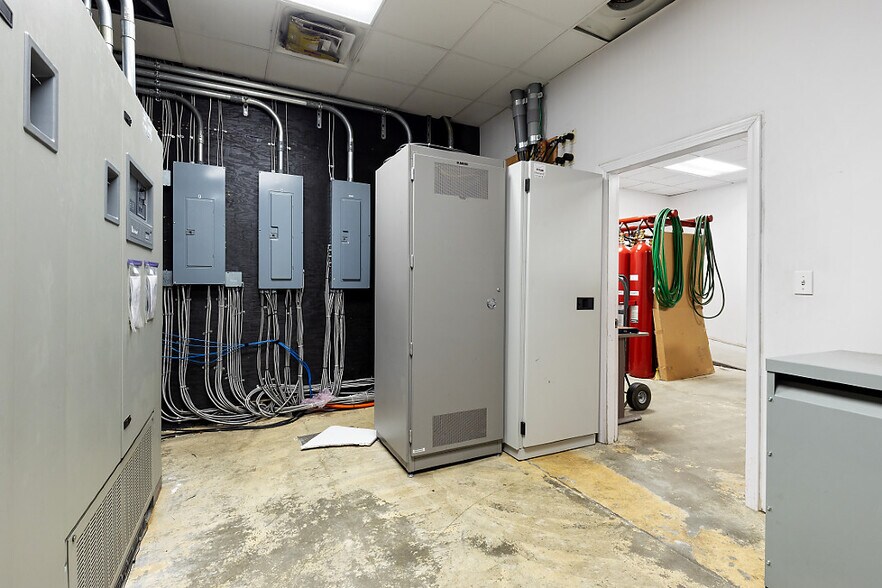 More Photos Of 4 Industrial Pky, Brunswick Manufacturing For Lease