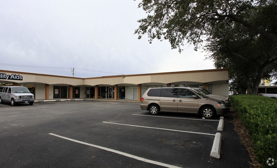 More Photos Of 18018-18030 Nassau Bay Dr, Houston Freestanding For Lease