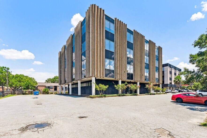 Primary Photo Of 601 Bel Air Blvd, Mobile Office For Sale