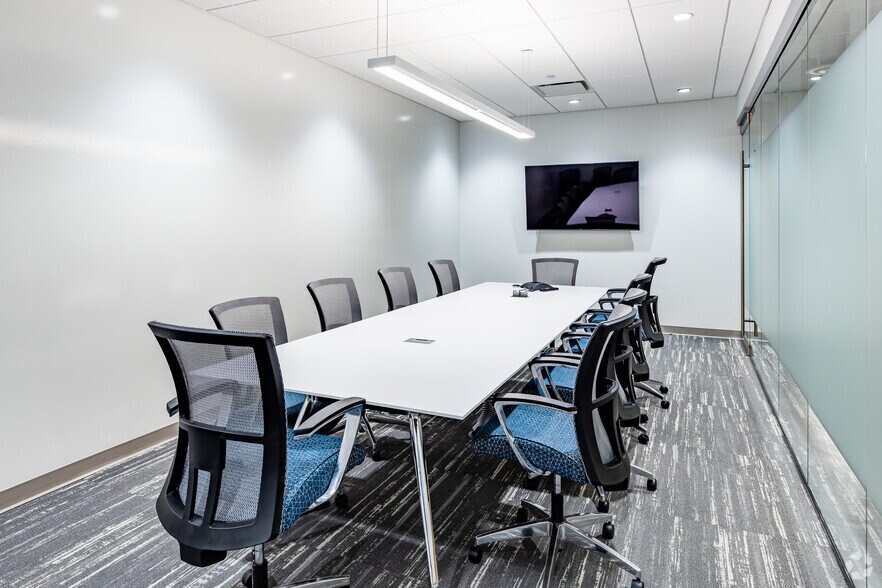 More Photos Of 390 N Orange Ave, Orlando Office For Lease