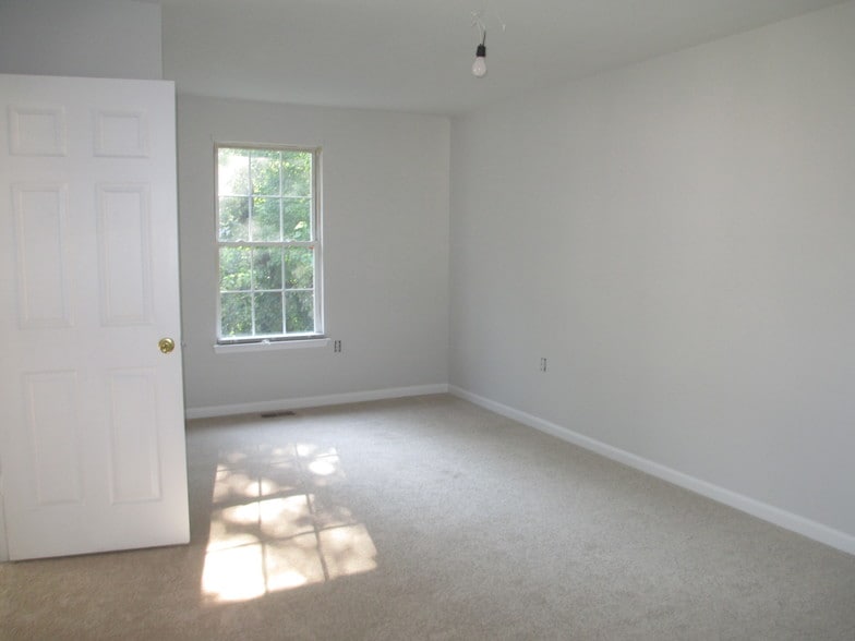 More Photos Of 7731 West Dr, Glen Burnie Assisted Living For Sale