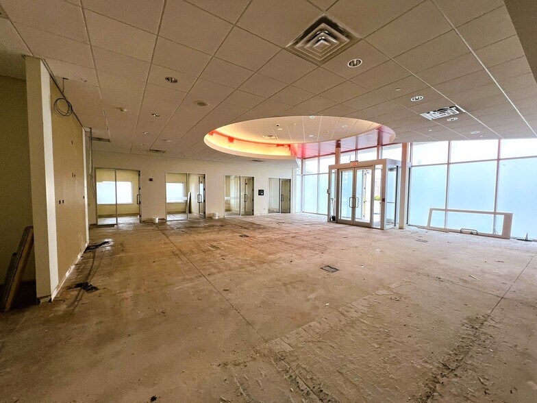 More Photos Of 28301 Diehl Rd, Warrenville Bank For Lease
