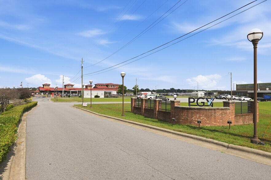 More Photos Of 453 Airport Rd, Greenville Airplane Hangar For Lease