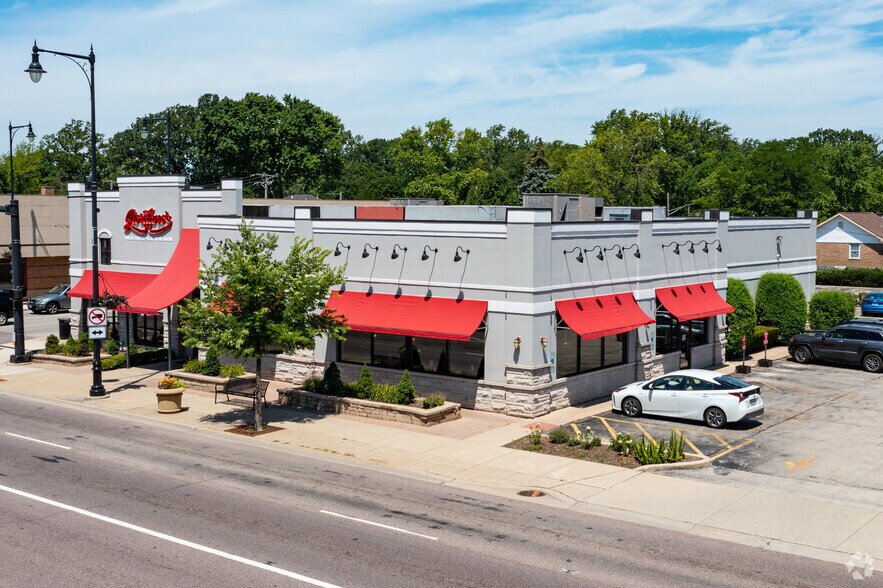 More Photos Of 5990 Dempster St, Morton Grove Restaurant For Lease