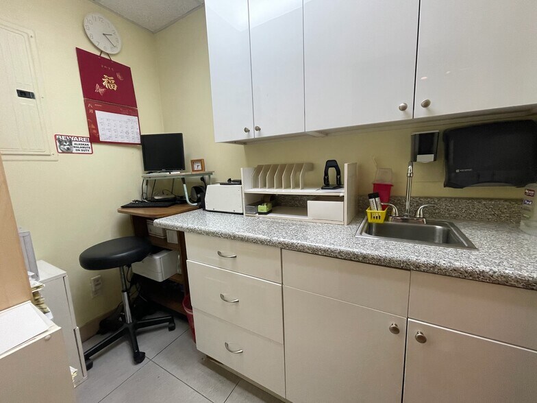 More Photos Of 13226 Avery Ave, Flushing Multifamily For Sale