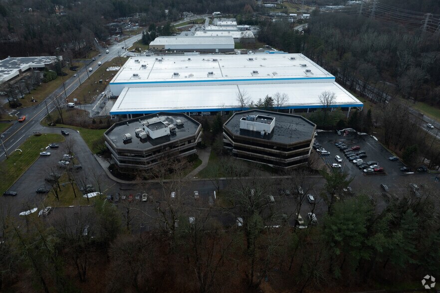 More Photos Of 245 Saw Mill River Rd, Hawthorne Medical For Sale