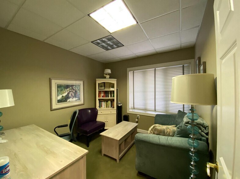 More Photos Of 131-137 Keveling Dr, Saline Medical For Sale