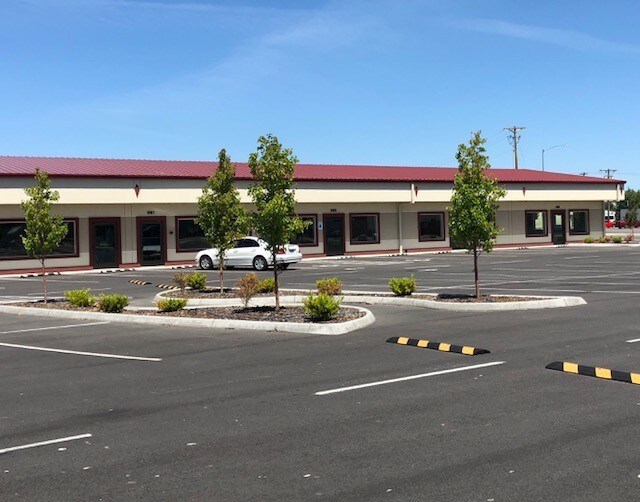 More Photos Of 585 Stevens Dr, Richland Storefront For Lease