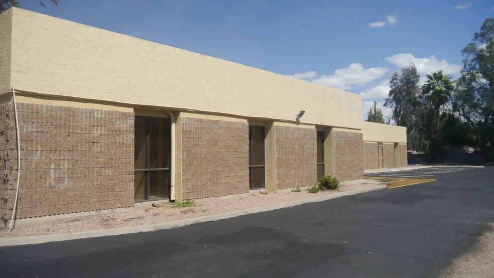 More Photos Of 7509 N 35th Ave, Phoenix Medical For Lease