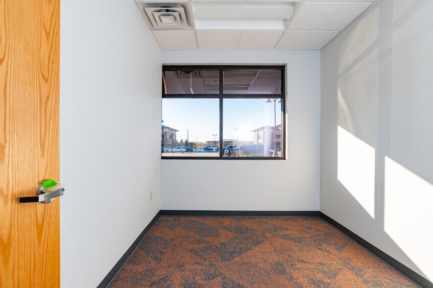 More Photos Of 611 Bielenberg Dr, Woodbury Office For Lease