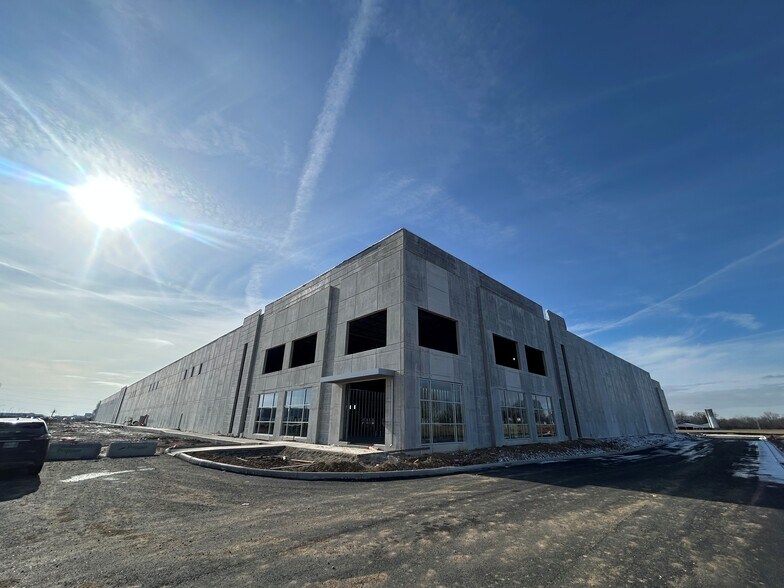 More Photos Of 1345 Rohr Rd, Lockbourne Manufacturing For Lease