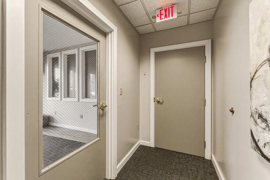 More Photos Of 2641 Oakstone Dr, Columbus Office For Lease