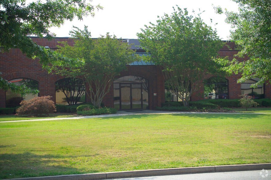 More Photos Of 2272 Park Central Blvd, Decatur Distribution For Sale