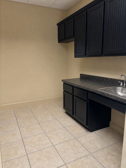 More Photos Of 5777 Sienna Pky, Missouri City Office For Lease