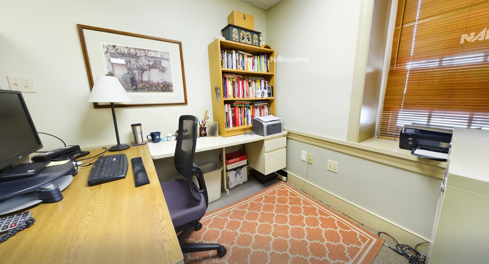 More Photos Of 879 Fritztown Rd, Sinking Spring Office For Sale