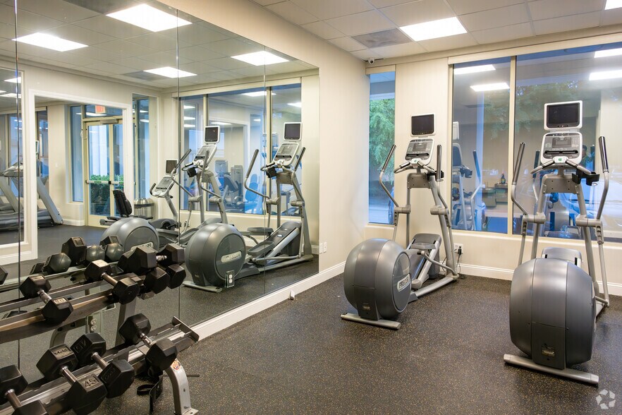 More Photos Of 965 Doubles Dr, Santa Rosa Apartments For Lease