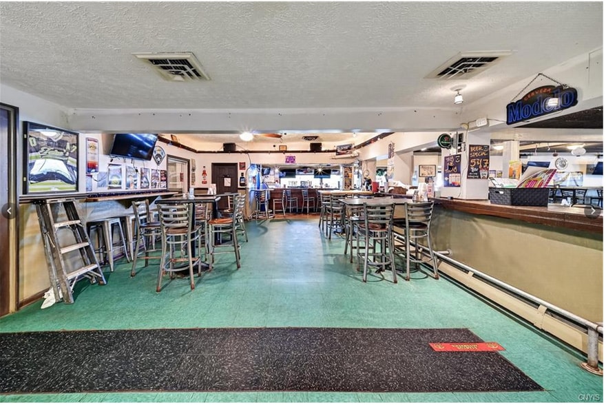 More Photos Of 7 E River Rd, Central Square Restaurant For Sale
