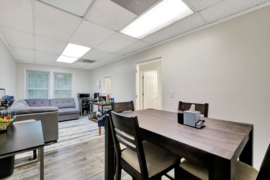 More Photos Of 211 Donelson Pike, Nashville Office For Sale