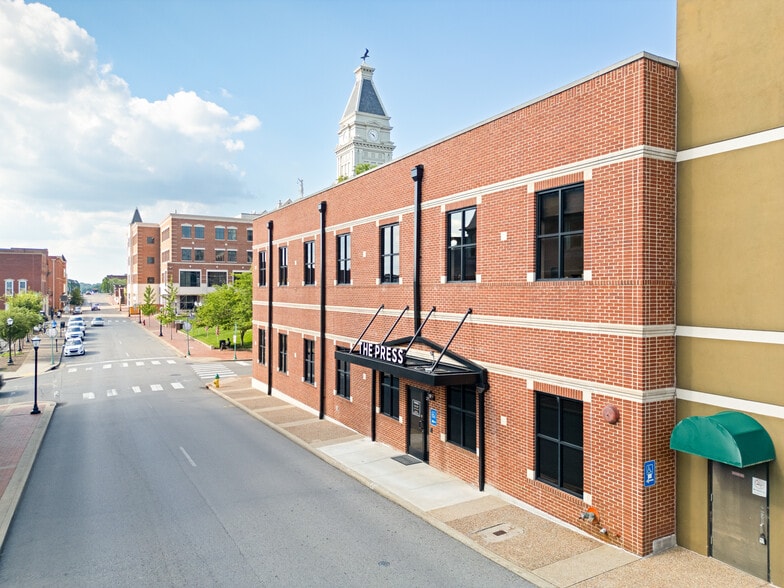 Primary Photo Of 200 Commerce St, Clarksville Office For Lease