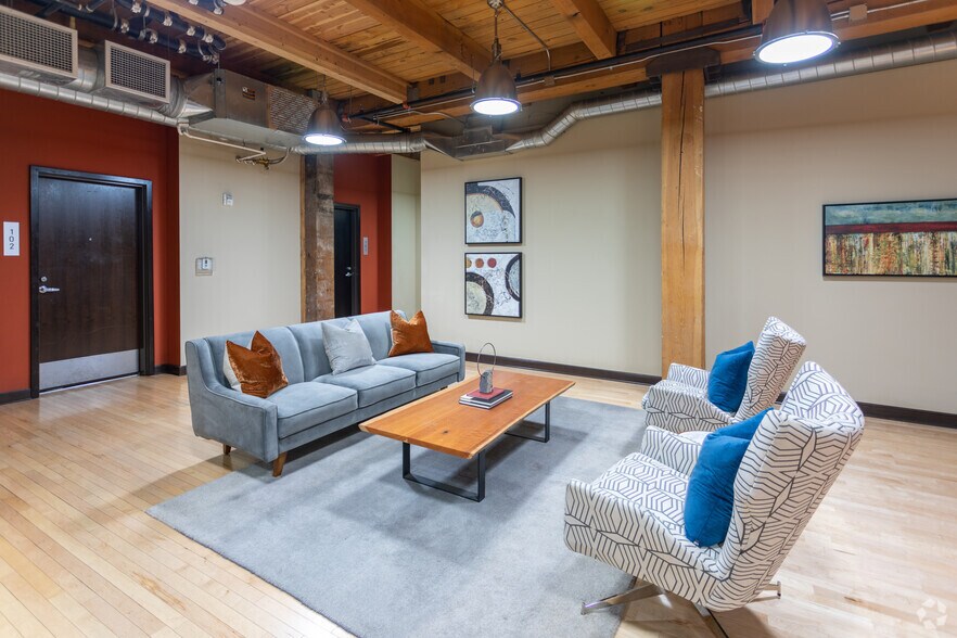 More Photos Of 2410 University Ave W, Saint Paul Apartments For Lease