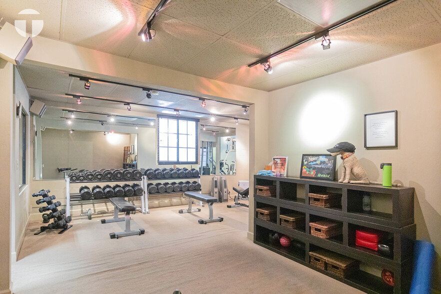 More Photos Of 2525 J St, Sacramento Storefront Retail Residential For Sale