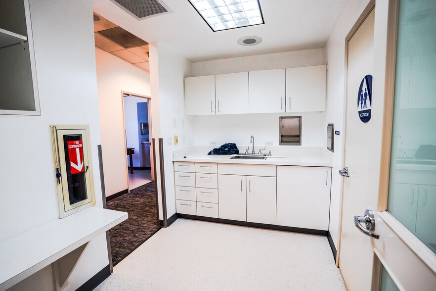 More Photos Of 816 W Yosemite Ave, Madera Medical For Lease