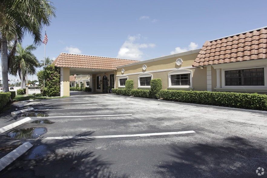 More Photos Of 150 Stirling Rd, Dania Beach Assisted Living For Sale