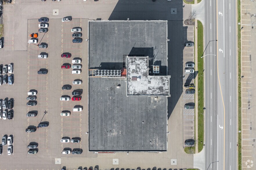 More Photos Of 4150 Belden Village St, Canton Office For Lease