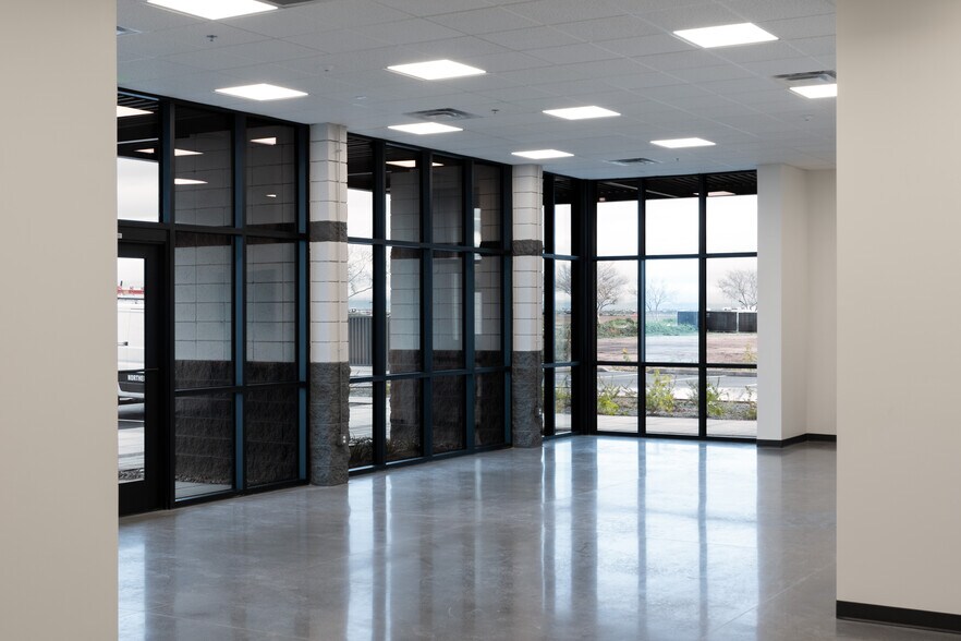 More Photos Of 8817 E Pecos Rd, Mesa Warehouse For Sale