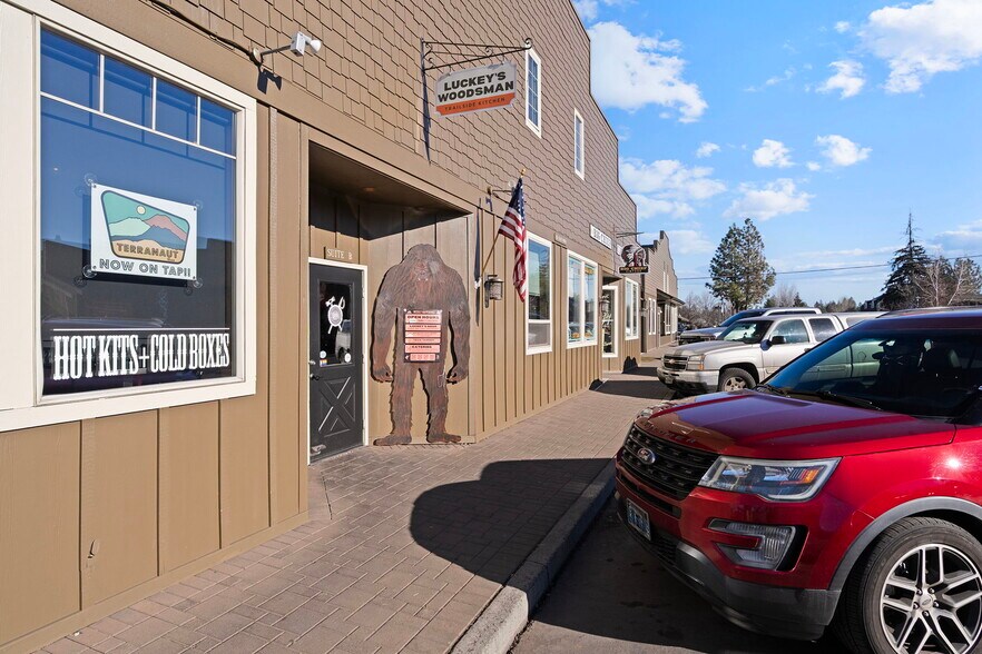 More Photos Of 352 E Hood Ave, Sisters General Retail For Sale