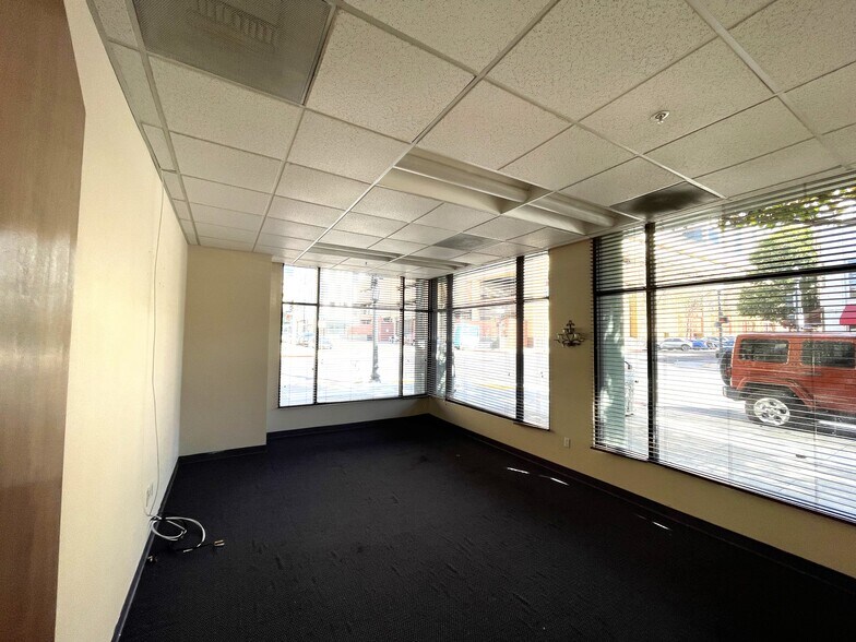 More Photos Of 901 Clay St, Oakland General Retail For Lease