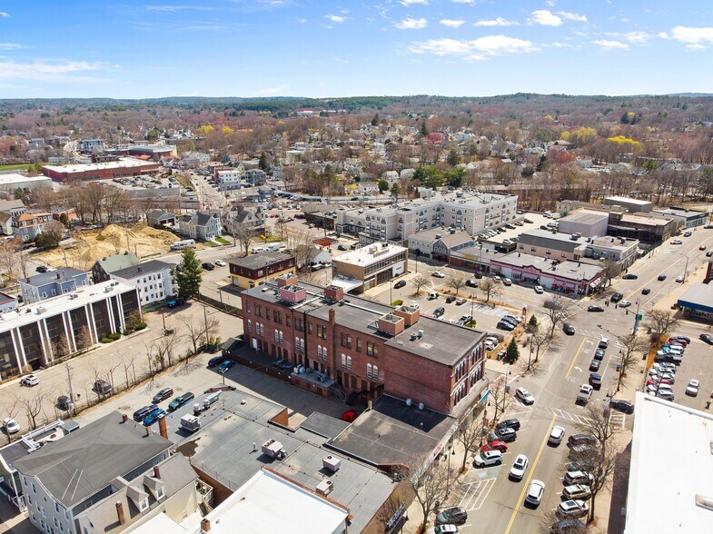More Photos Of 416 Main St, Wakefield Office For Sale