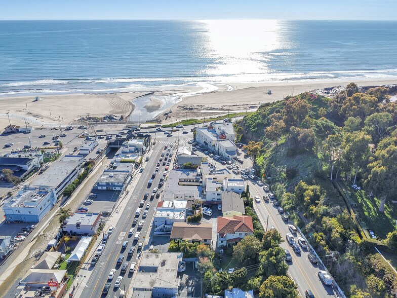 More Photos Of 153-157 W Channel Rd, Santa Monica Apartments For Sale