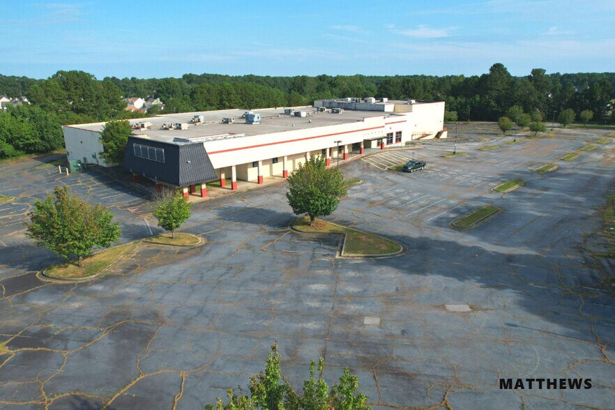 More Photos Of 274 Highway 138 SW, Riverdale Movie Theatre For Sale