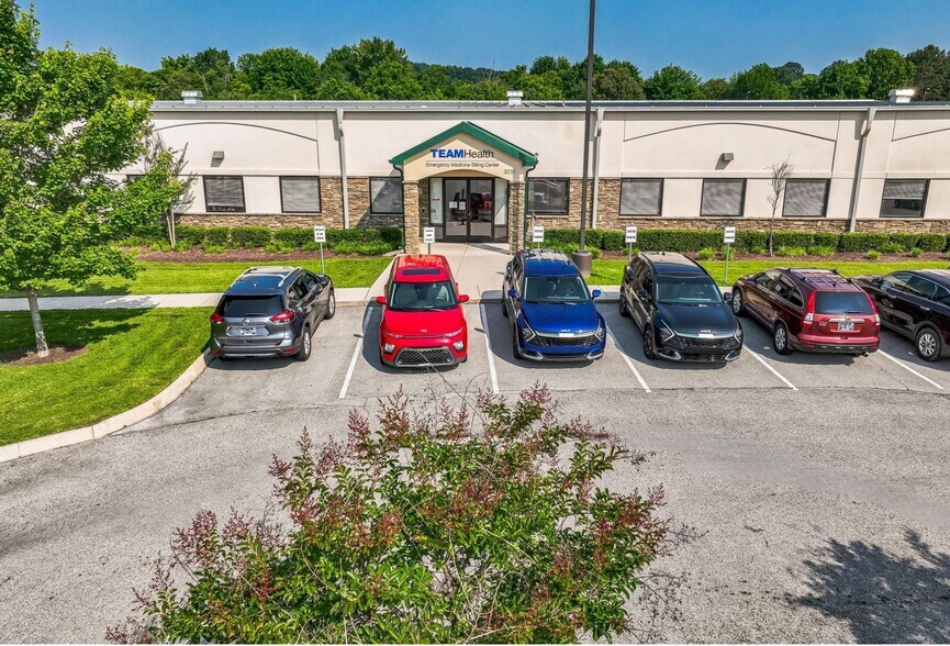 More Photos Of 3231 N Star Cir, Louisville Office For Lease