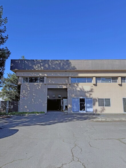 Primary Photo Of 986 Airway Ct, Santa Rosa Warehouse For Lease