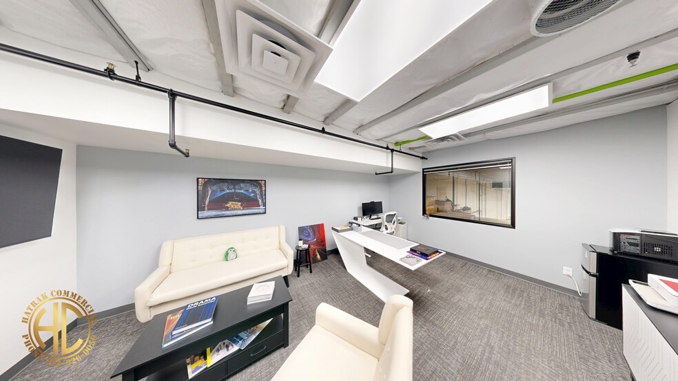 More Photos Of 295 Sunpac Ave, Henderson Warehouse For Sale