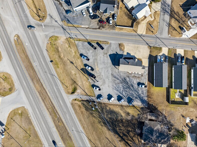 More Photos Of 104 McCullars Ln, Oxford General Retail For Sale