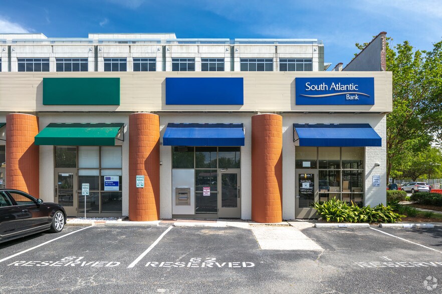 More Photos Of 480 E Bay St, Charleston General Retail For Lease