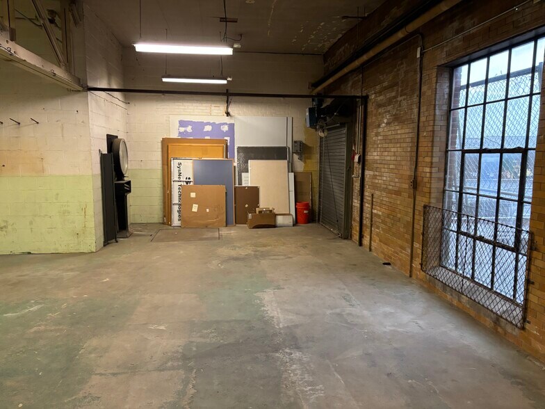 More Photos Of 1654 King St, Enfield Office For Lease