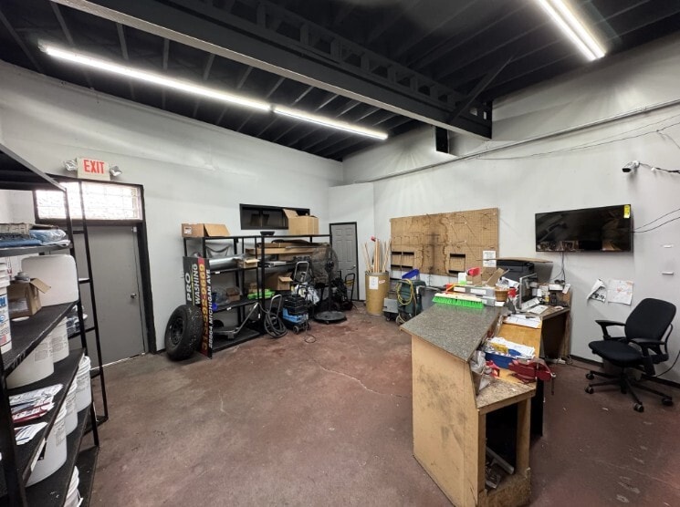 More Photos Of 28664 Michigan Ave, Inkster Warehouse For Sale