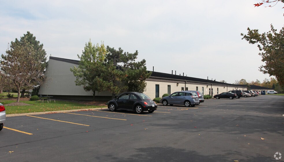 Primary Photo Of 90 Earhart Dr, Amherst Warehouse For Lease